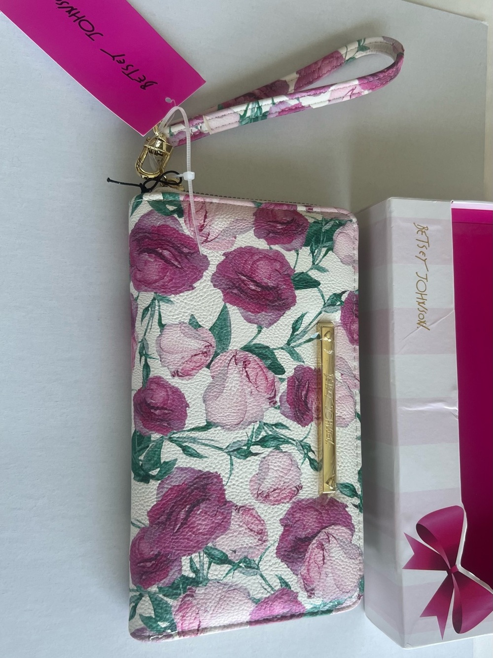 Betsey Johnson Floral Zip Around Wristlet Wallet – NWT – Pink/White Multi - Picture 4 of 11